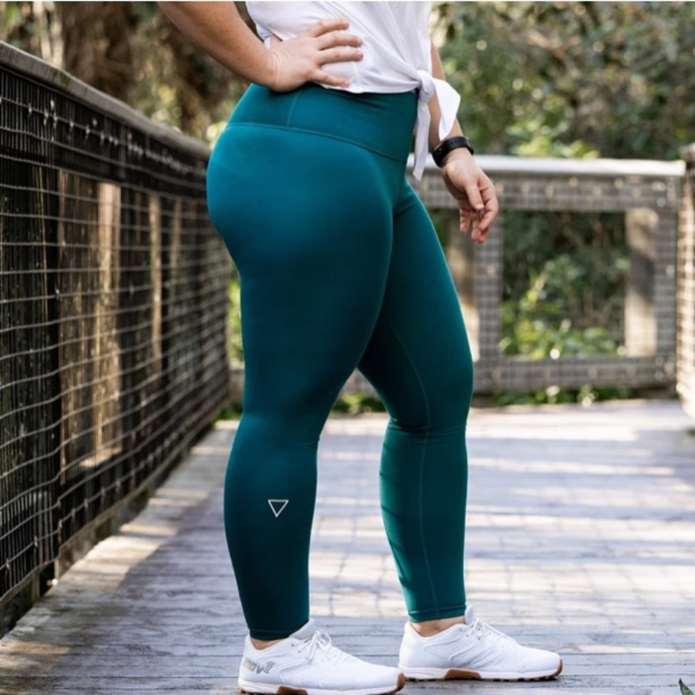 DAE Activewear Powermove Leggings Sz med NWOT